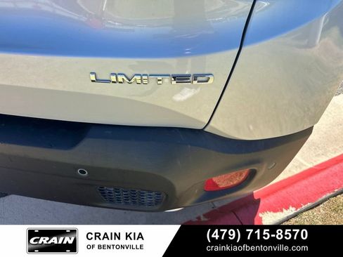 Used 2018 Jeep Renegade Limited w/ UConnect 8.4 Nav Group AWD/4WD image 10