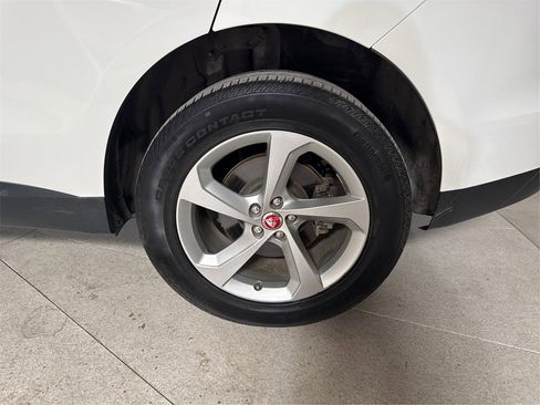 Used 2020 Jaguar F-PACE Premium image 30