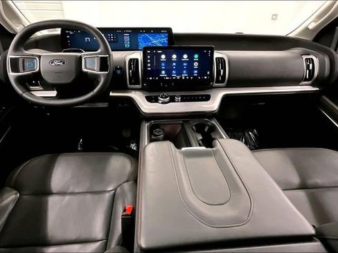 Used 2025 Ford Expedition Max Active AWD/4WD image 19