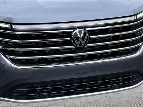 Used 2024 Volkswagen Atlas SE FWD image 29