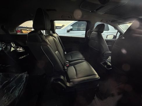 Used 2024 Honda Odyssey Elite image 4