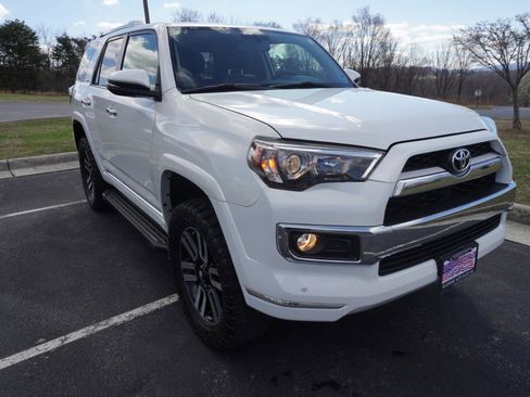 Used 2019 Toyota 4Runner Limited AWD/4WD image 3
