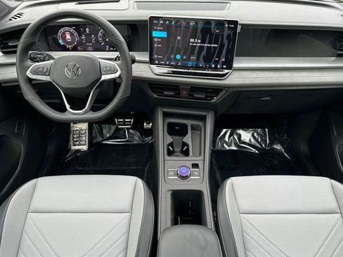 New 2026 Volkswagen Tiguan SE R-Line image 12