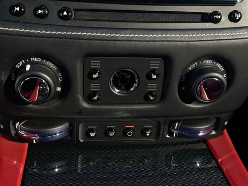 Used 2020 Rolls-Royce Wraith image 25