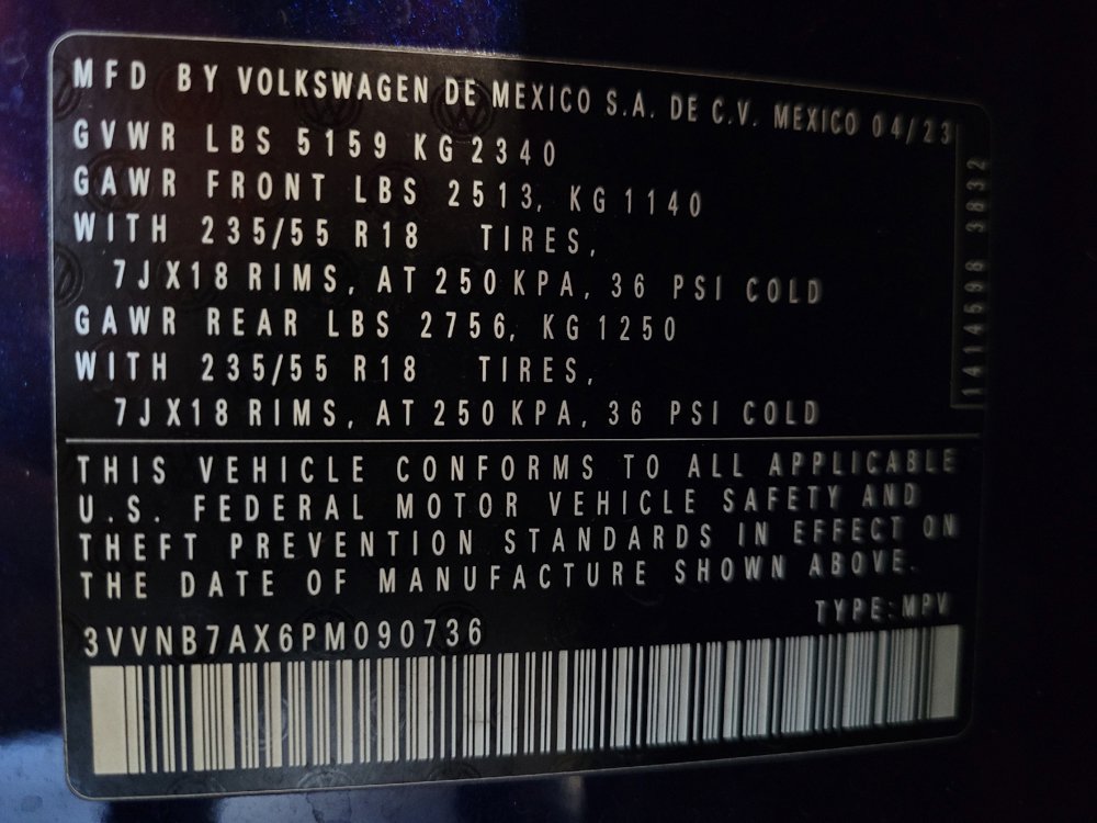 Used 2023 Volkswagen Tiguan SE w/ Panoramic Sunroof Package FWD image 33
