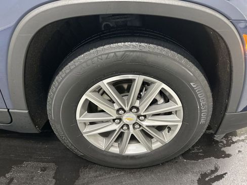 Used 2023 Chevrolet Traverse LT AWD/4WD image 8