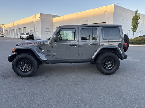 Used 2021 Jeep Wrangler Unlimited Rubicon w/ Xtreme Recon 35" Tire Package AWD/4WD image 11