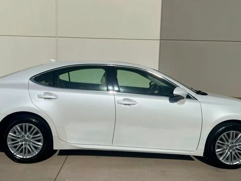 Used 2014 Lexus ES 350 w/ Luxury Package FWD image 8