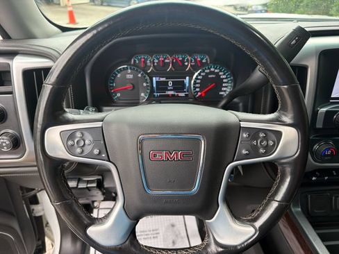 Used 2018 GMC Sierra 1500 SLT w/ SLT Preferred Package AWD/4WD image 17
