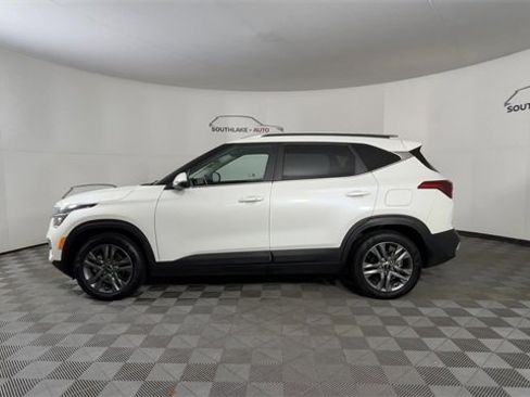 Certified 2023 Kia Seltos S w/ Navigation Package image 5