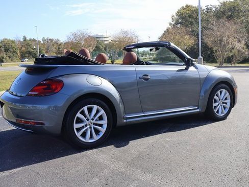 Used 2017 Volkswagen Beetle 1.8T Classic image 8