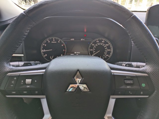 Used 2023 Mitsubishi Outlander SE FWD image 24