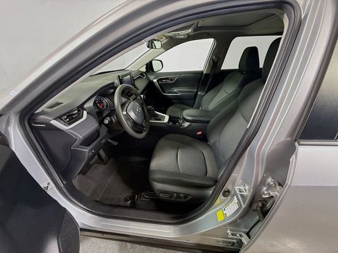 Certified 2021 Toyota RAV4 XLE w/ Convenience Package FWD image 18