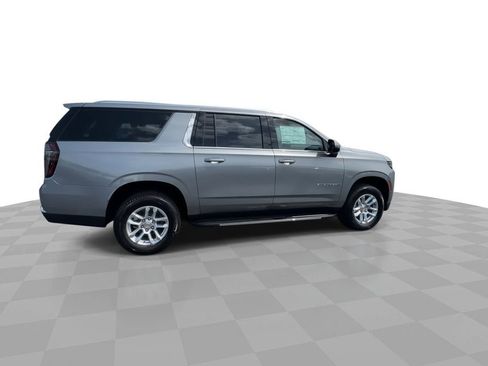 New 2026 Chevrolet Suburban LT w/ Comfort Package AWD/4WD image 8