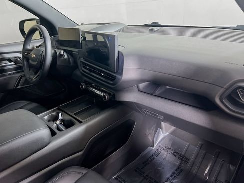 Used 2024 Chevrolet Silverado EV W/T AWD/4WD image 25
