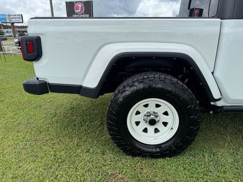 Used 2021 Jeep Gladiator Sport AWD/4WD image 15