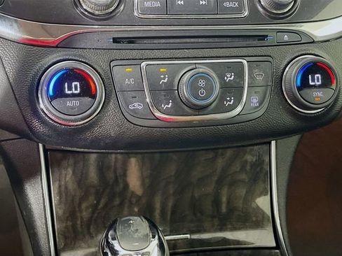Used 2014 Chevrolet Impala LTZ FWD image 17