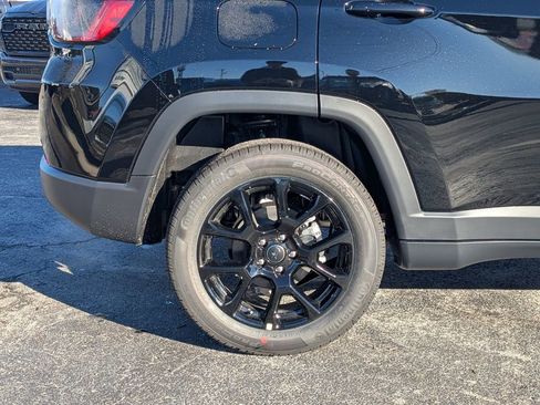 New 2026 Jeep Compass Latitude image 11