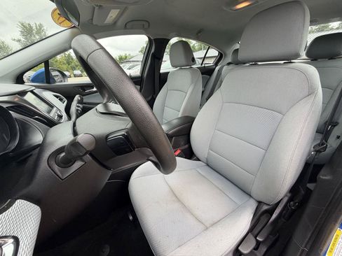 Used 2019 Chevrolet Cruze LT FWD image 13