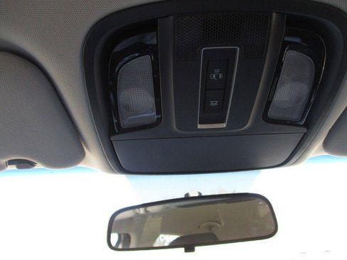 Used 2017 Kia Sorento LX w/ LX Convenience Package image 19