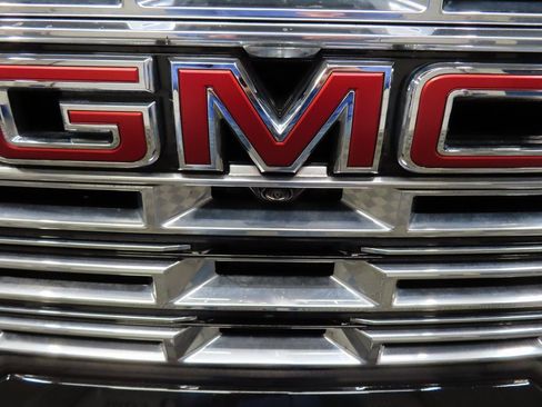 Used 2024 GMC Acadia Denali image 52