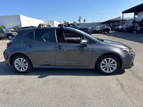Used 2023 Toyota Corolla SE w/ SE Premium Package FWD image 4