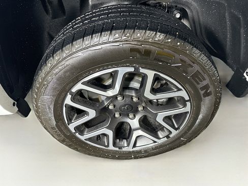 Used 2025 RAM 1500 Laramie image 11