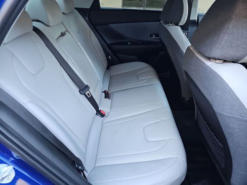 Certified 2023 Hyundai Elantra Limited image 17