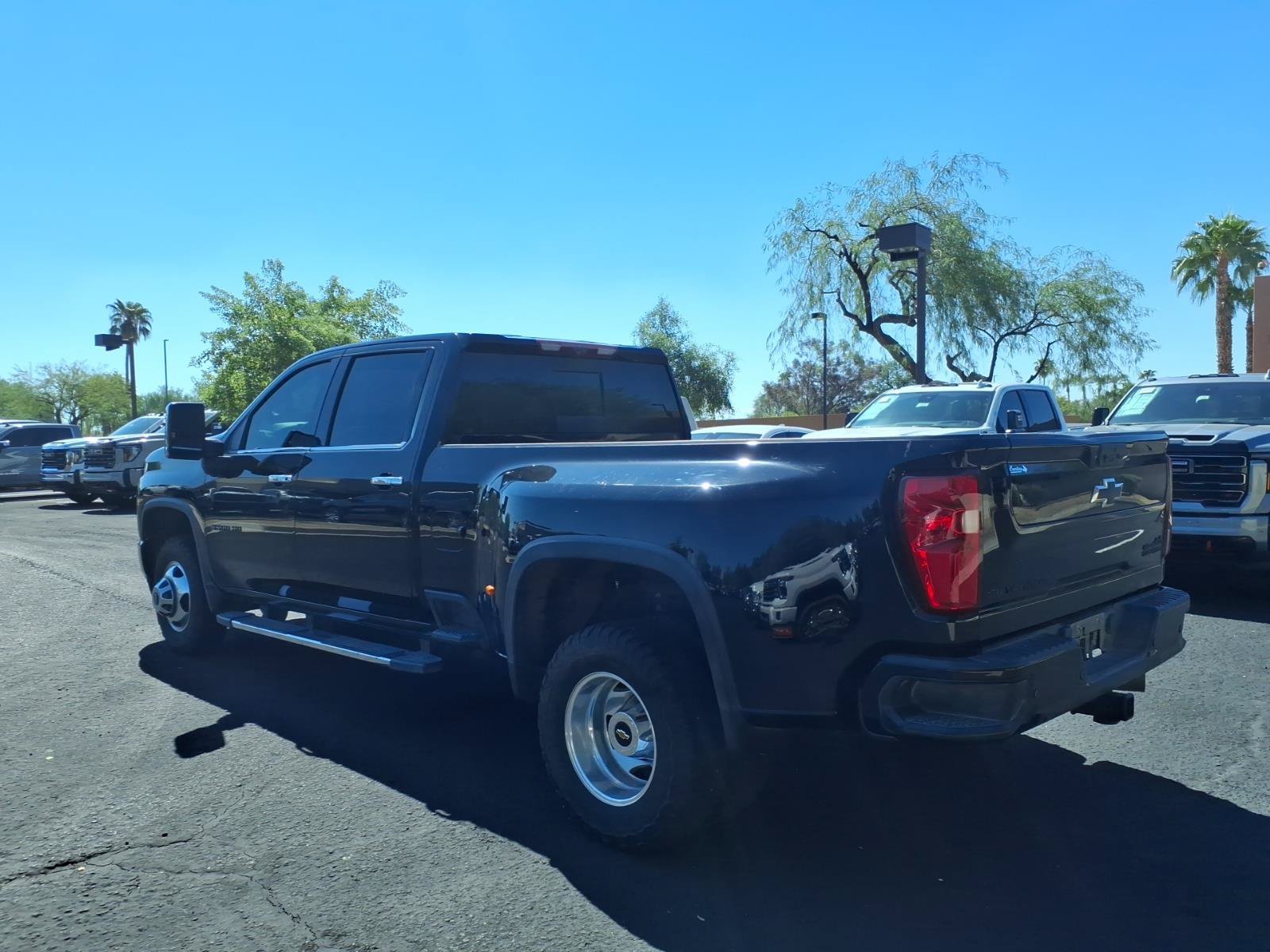 Used 2023 Chevrolet Silverado 3500 High Country AWD/4WD image 9