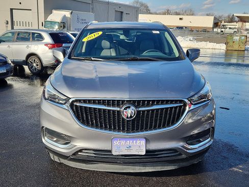 Used 2019 Buick Enclave Essence image 2