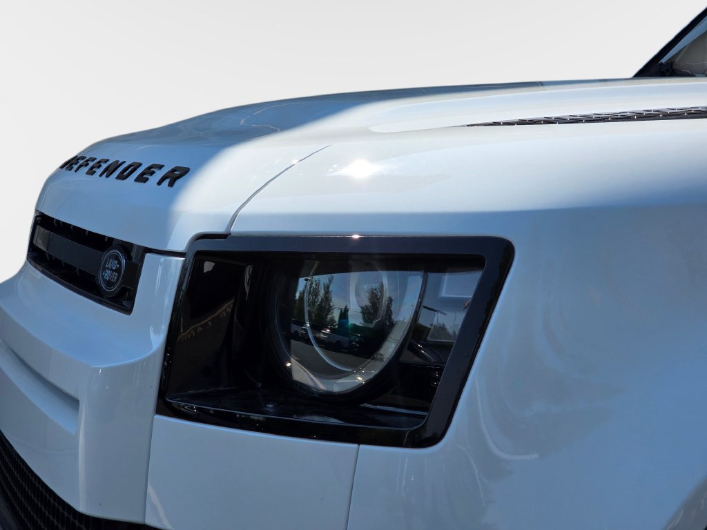 New 2026 Land Rover Defender 110 X-Dynamic SE AWD/4WD image 33
