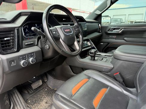 Used 2024 GMC Sierra 1500 AT4 w/ AT4 Preferred Package AWD/4WD image 9