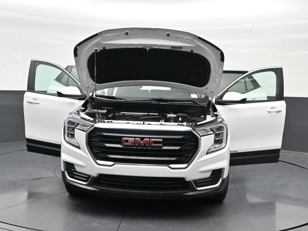 Used 2024 GMC Terrain SLE w/ Driver Convenience Package FWD image 38