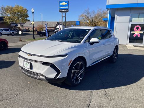 New 2026 Chevrolet Equinox EV LT w/ Convenience Package II image 3