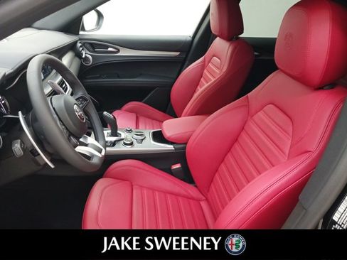 Used 2022 Alfa Romeo Stelvio Veloce AWD/4WD image 12