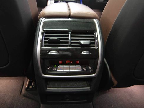 Used 2022 BMW X5 sDrive40i w/ M Sport Package RWD image 10