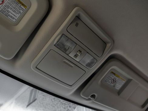 Used 2021 Nissan NV 2500 S image 36