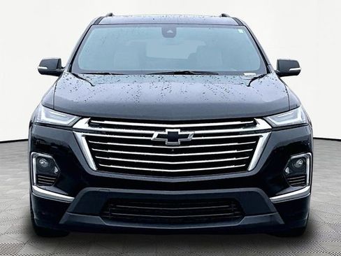 Used 2023 Chevrolet Traverse Premier image 2