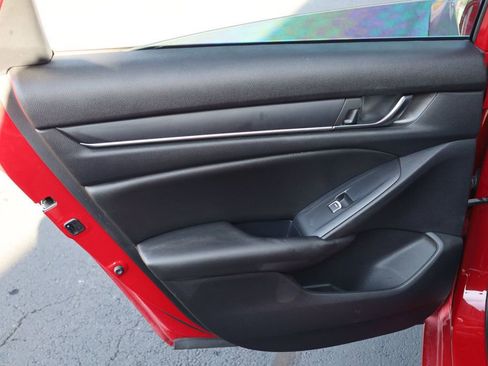 Used 2019 Honda Accord Sport image 17