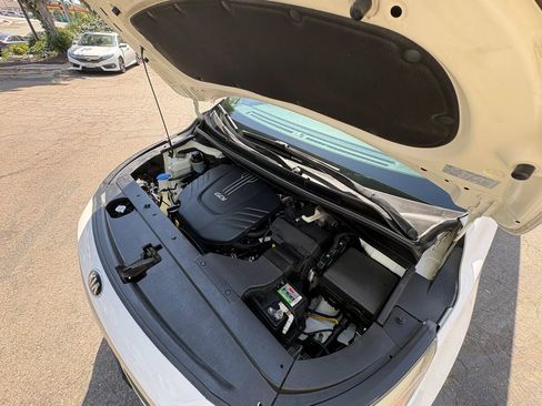 Used 2017 Kia Sedona LX FWD image 22
