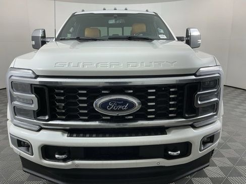 Used 2024 Ford F450 Platinum w/ FX4 Off-Road Package image 2