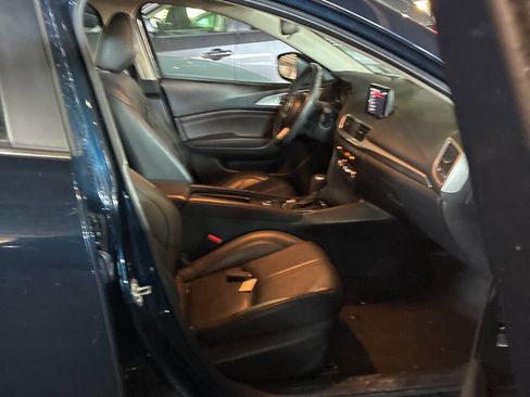 Used 2017 MAZDA MAZDA3 Touring image 14