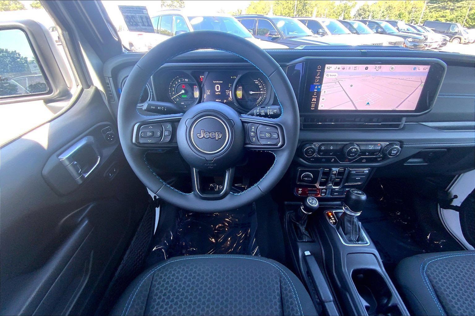 Used 2024 Jeep Wrangler Unlimited Rubicon 4xe w/ Capability Package AWD/4WD image 5