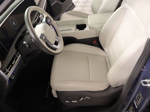 Used 2025 Hyundai Santa Fe Calligraphy image 11