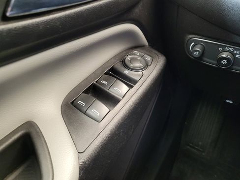 Used 2020 Chevrolet Equinox LS w/ LS Convenience Package FWD image 27