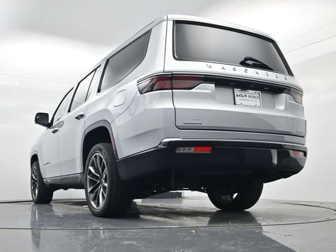 Used 2022 Jeep Wagoneer Series III w/ Premium Group I image 48