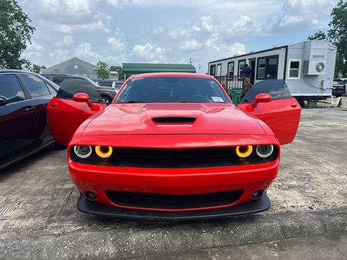 Used 2020 Dodge Challenger GT w/ Plus Package RWD image 17