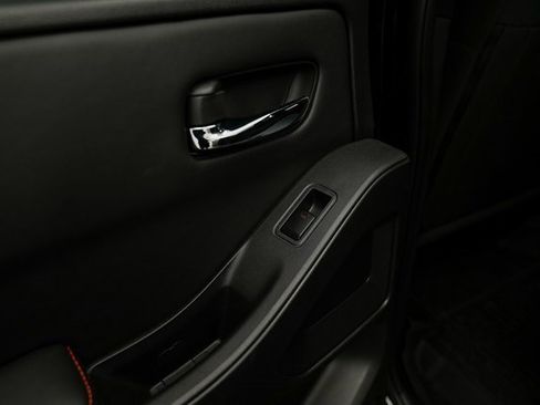 Used 2024 Nissan Frontier PRO-4X w/ Off-Road Protection Package image 28