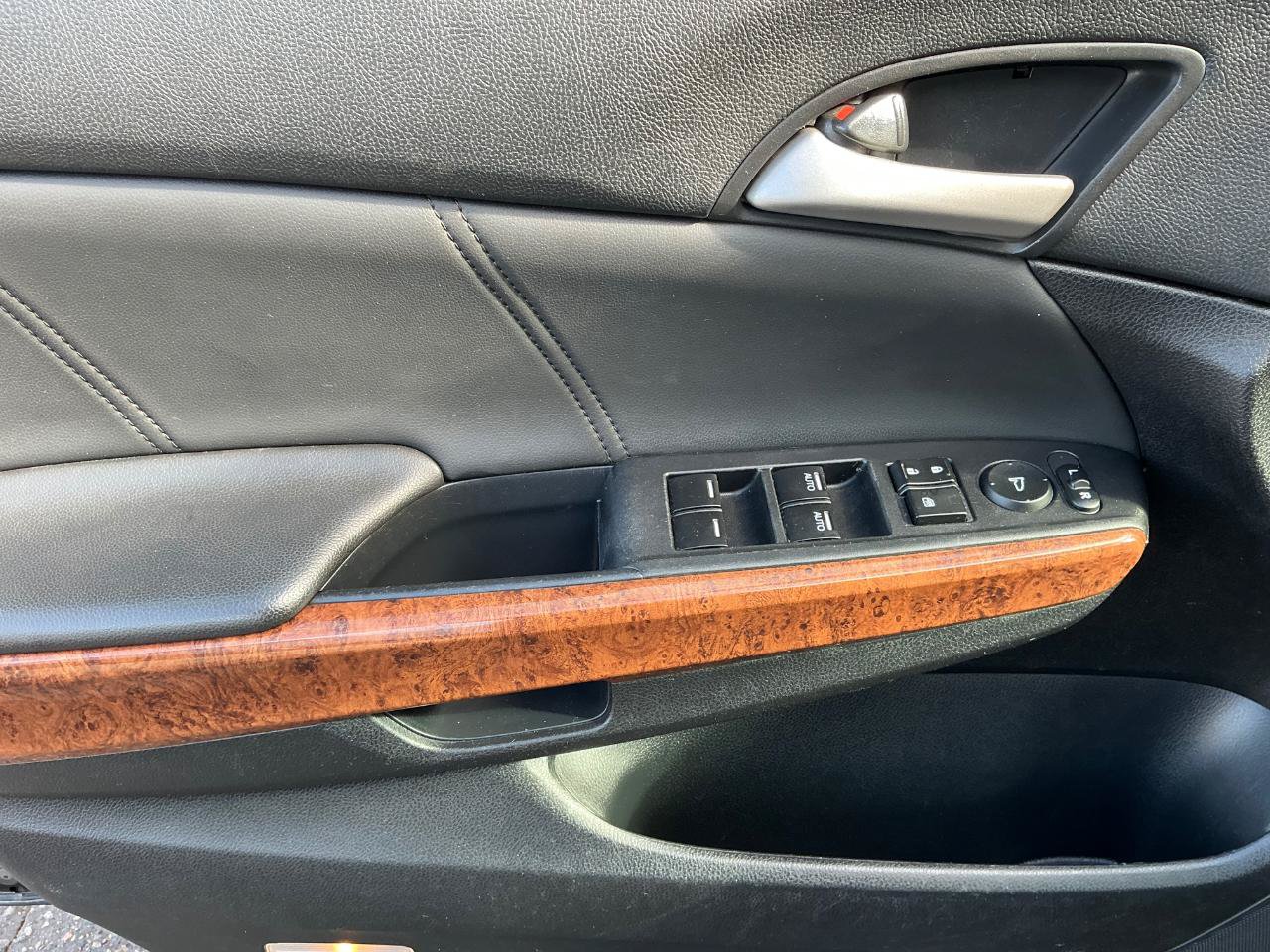 Used 2012 Honda Accord EX-L image 16