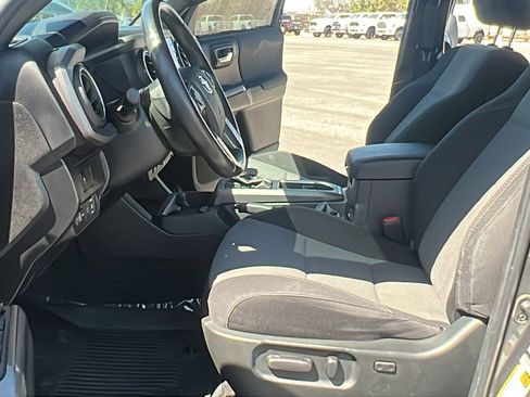 Used 2022 Toyota Tacoma 2WD Double Cab image 19
